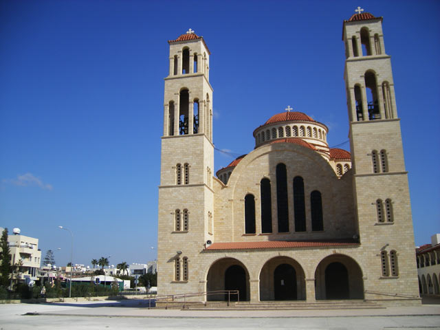 "Agioi Anargyroi Church" - православная церковь, почитающая святых целителей, именуемых Космой и Дамианом